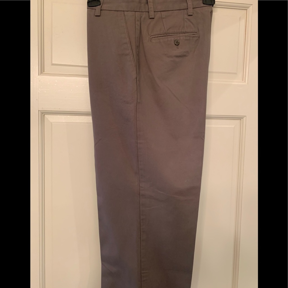Men’s Docker True Chino casual pants. 30W x 32L